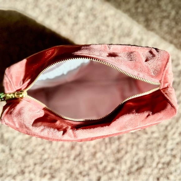 Powder Design UK Velvet Vanity Bag Crane Sunrise in Petal - Picture 6 of 7